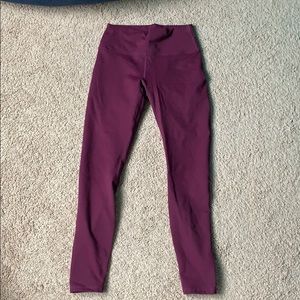 Maroon fabletics leggings